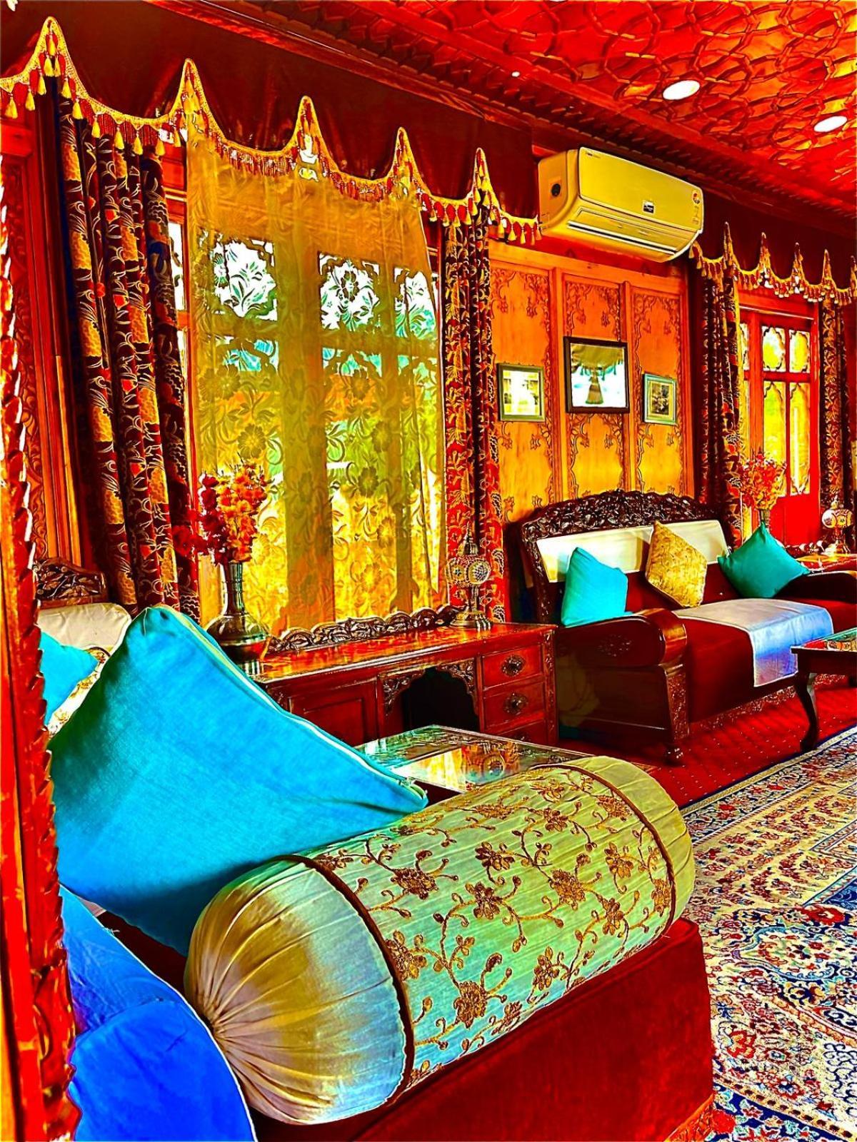 Srīnagar Crown Of India Group Of Houseboats酒店 外观 照片