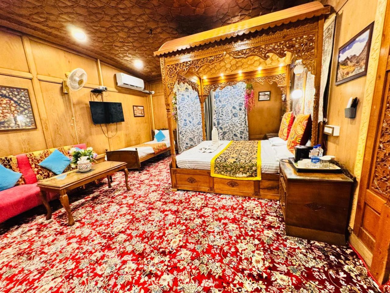 Srīnagar Crown Of India Group Of Houseboats酒店 外观 照片